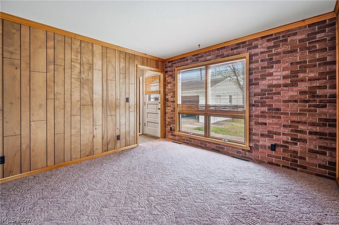 664 Perkinswood Boulevard NE Warren OH 44483