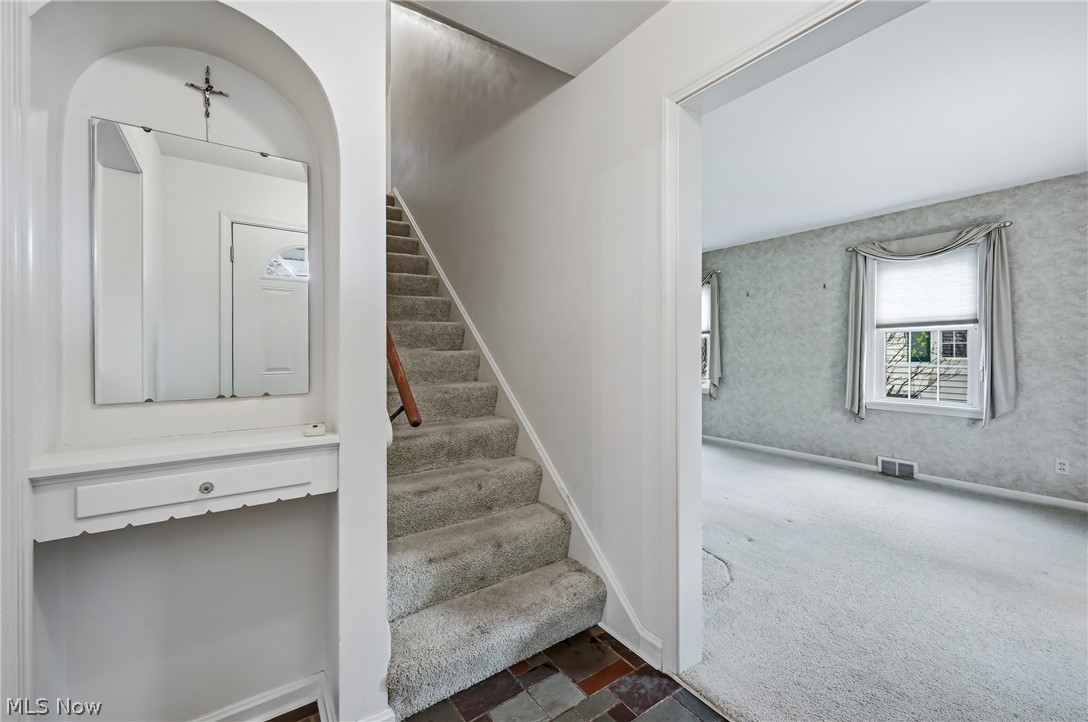 664 Perkinswood Boulevard NE Warren OH 44483