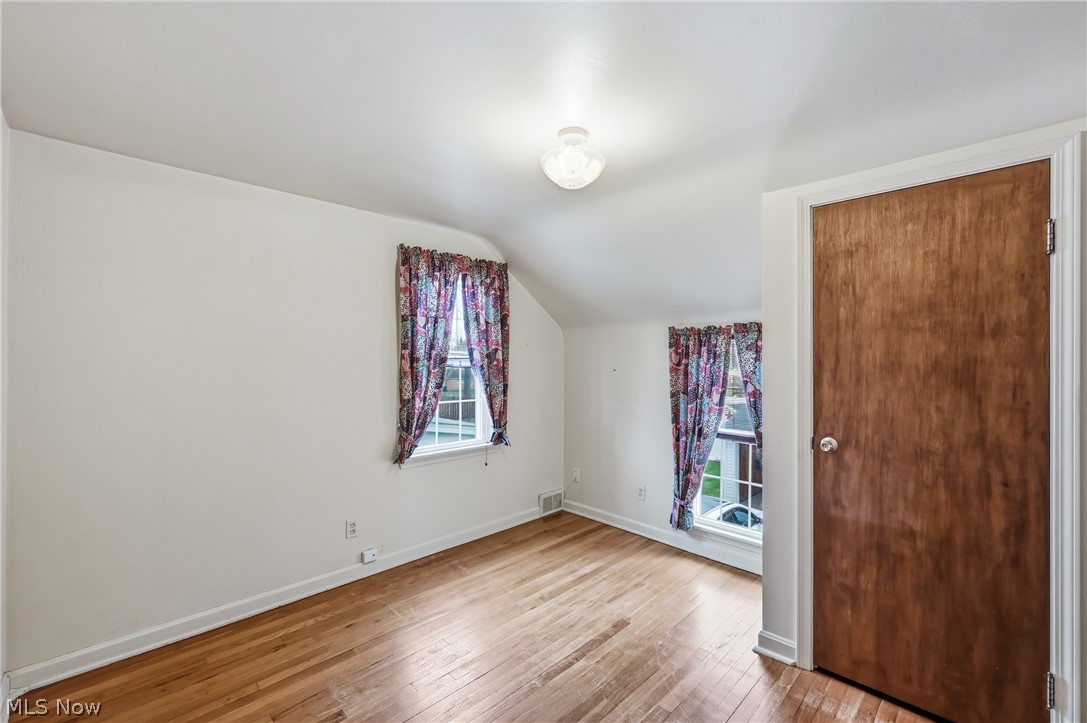 664 Perkinswood Boulevard NE Warren OH 44483
