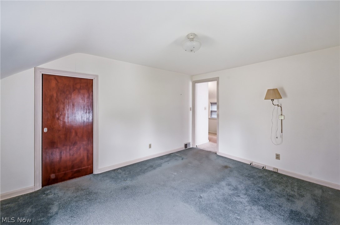 664 Perkinswood Boulevard NE Warren OH 44483