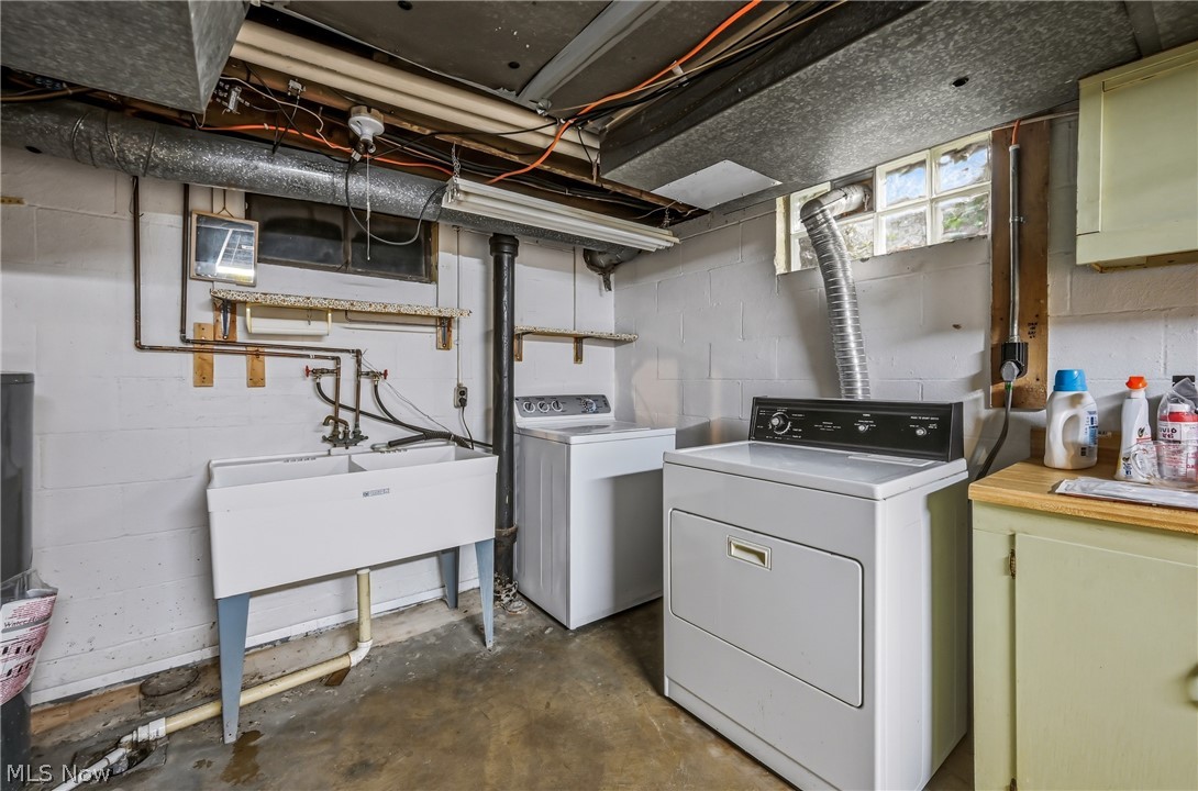 664 Perkinswood Boulevard NE Warren OH 44483
