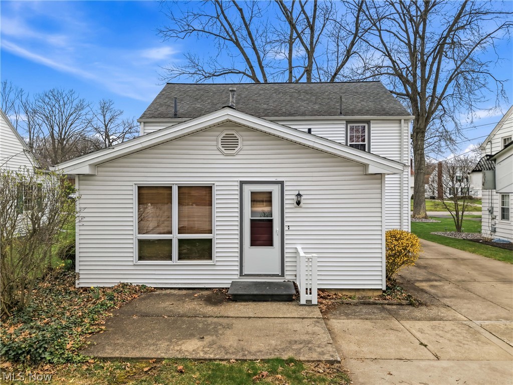 664 Perkinswood Boulevard NE Warren OH 44483