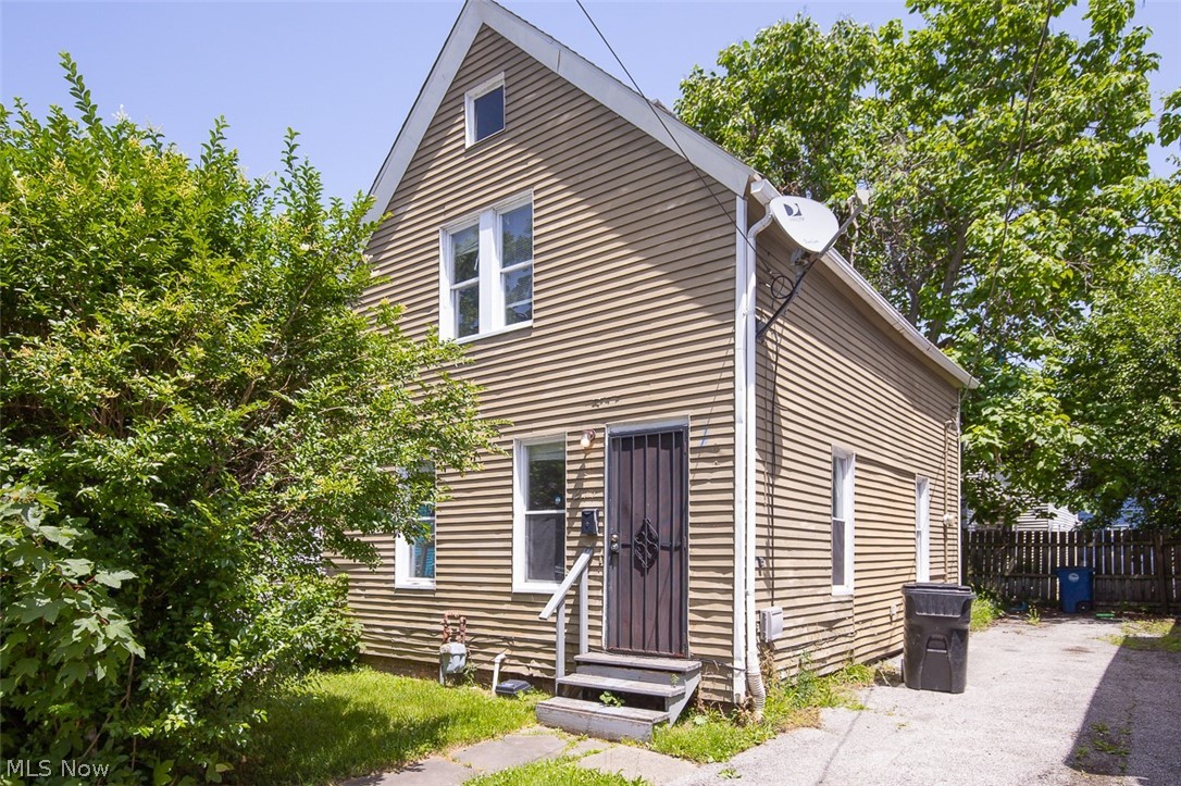 2177 W 81st Street Cleveland OH 44102