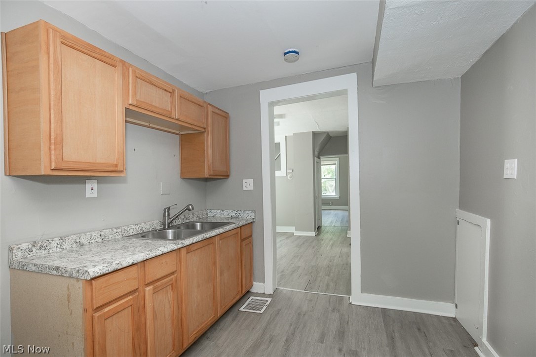 2177 W 81st Street Cleveland OH 44102