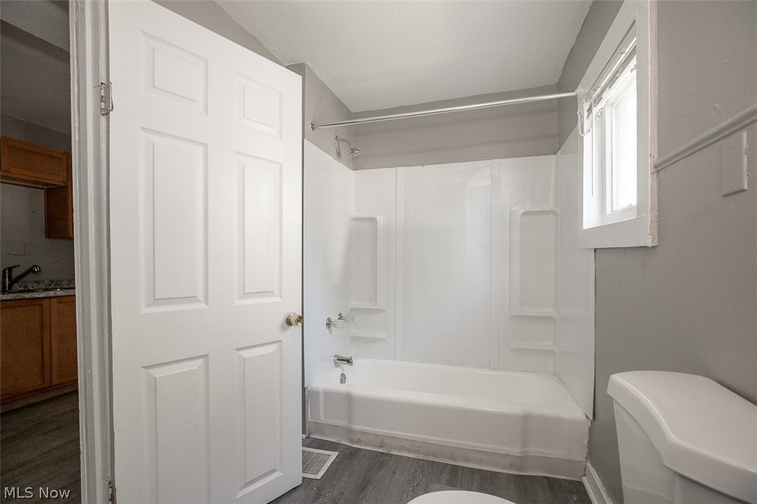 2177 W 81st Street Cleveland OH 44102