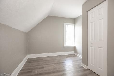 2177 W 81st Street Cleveland OH 44102
