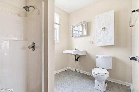 488 Alexander Street Akron OH 44306