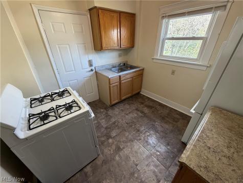 488 Alexander Street Akron OH 44306