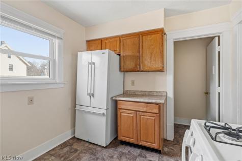 488 Alexander Street Akron OH 44306