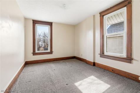 488 Alexander Street Akron OH 44306