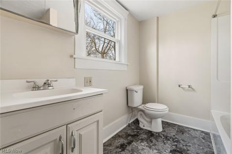 488 Alexander Street Akron OH 44306