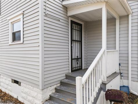 488 Alexander Street Akron OH 44306