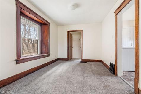 488 Alexander Street Akron OH 44306