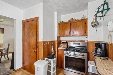 861 5th Avenue Akron OH 44306