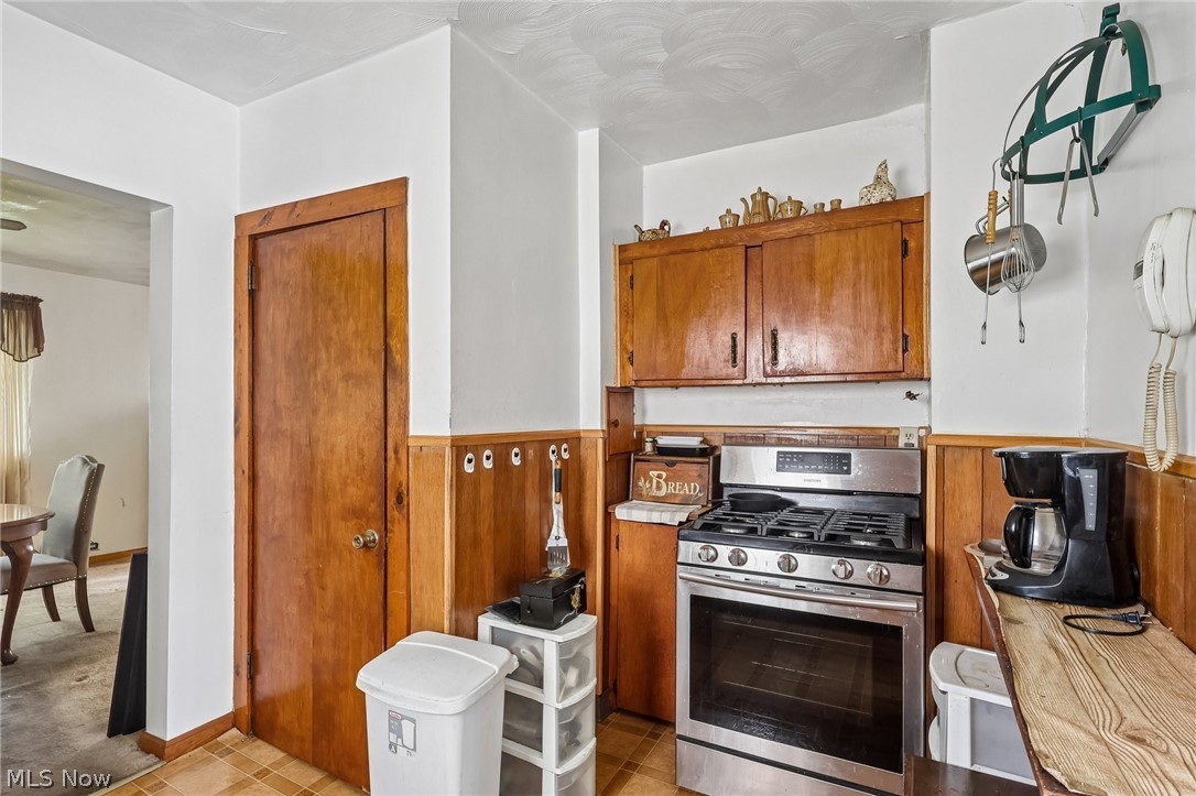 861 5th Avenue Akron OH 44306