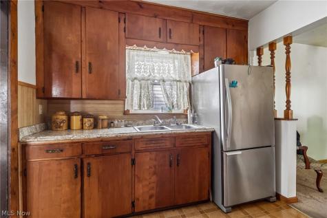 861 5th Avenue Akron OH 44306
