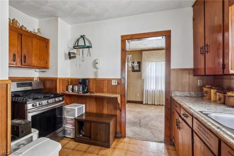 861 5th Avenue Akron OH 44306
