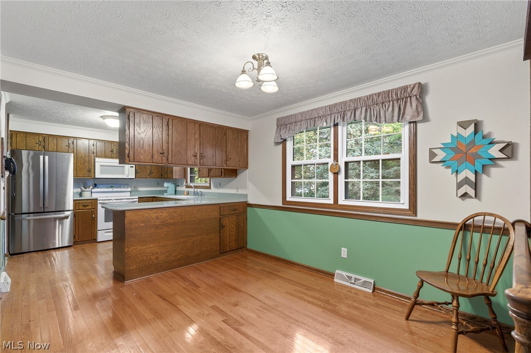 5727 Eastview Street Louisville OH 44641