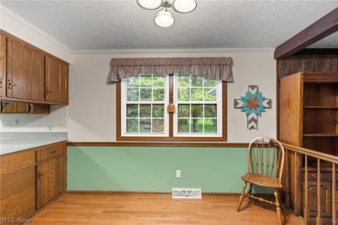 5727 Eastview Street Louisville OH 44641