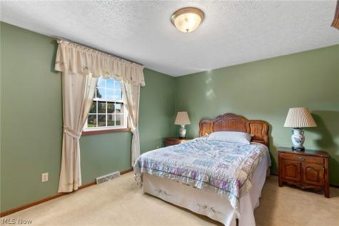 5727 Eastview Street Louisville OH 44641