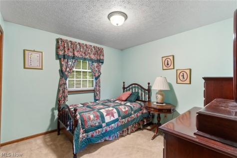 5727 Eastview Street Louisville OH 44641