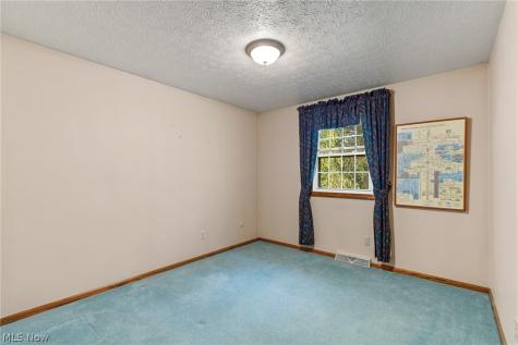 5727 Eastview Street Louisville OH 44641