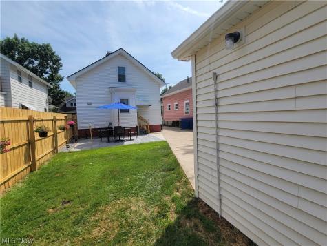 2708 Hood Avenue Cleveland OH 44109