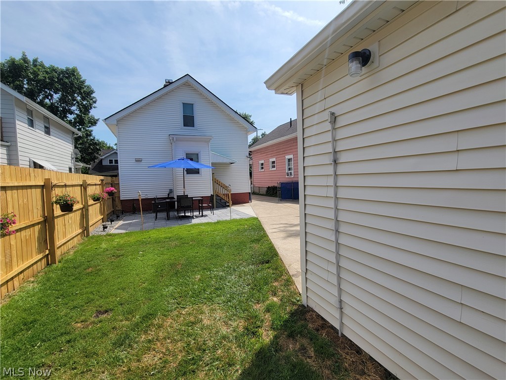2708 Hood Avenue Cleveland OH 44109