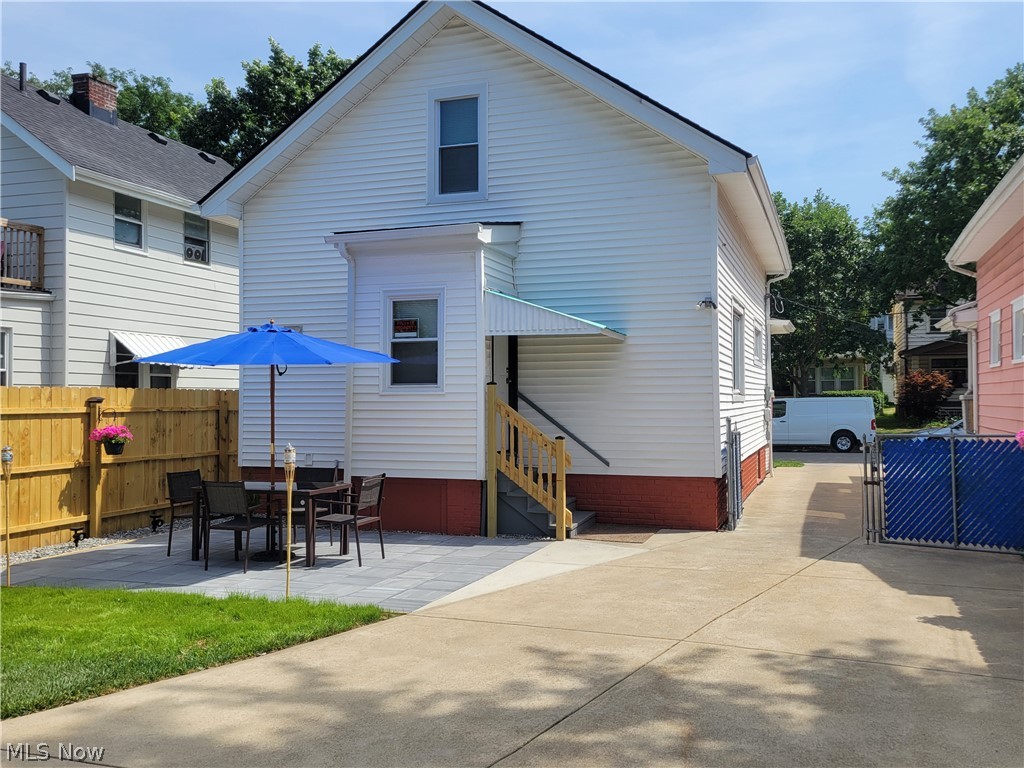 2708 Hood Avenue Cleveland OH 44109