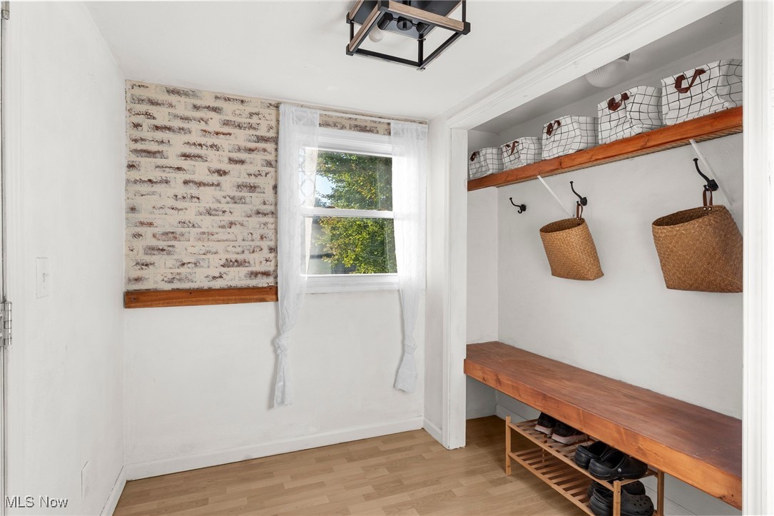 6206 Downs Road NW Warren OH 44481