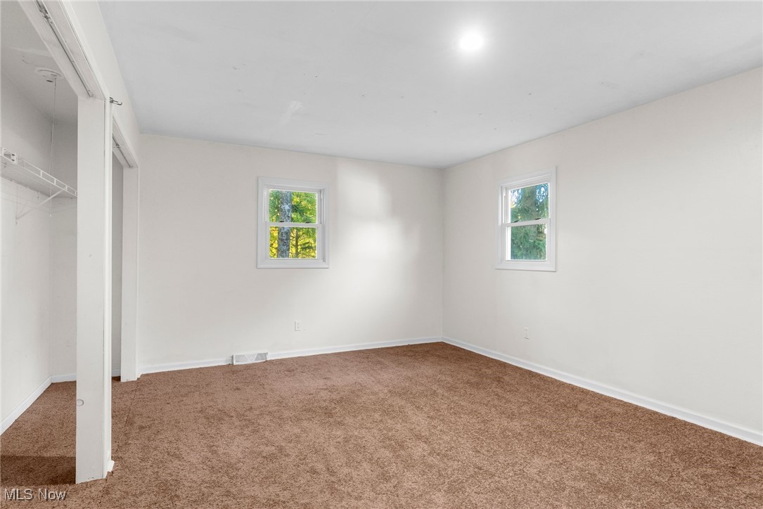 6206 Downs Road NW Warren OH 44481