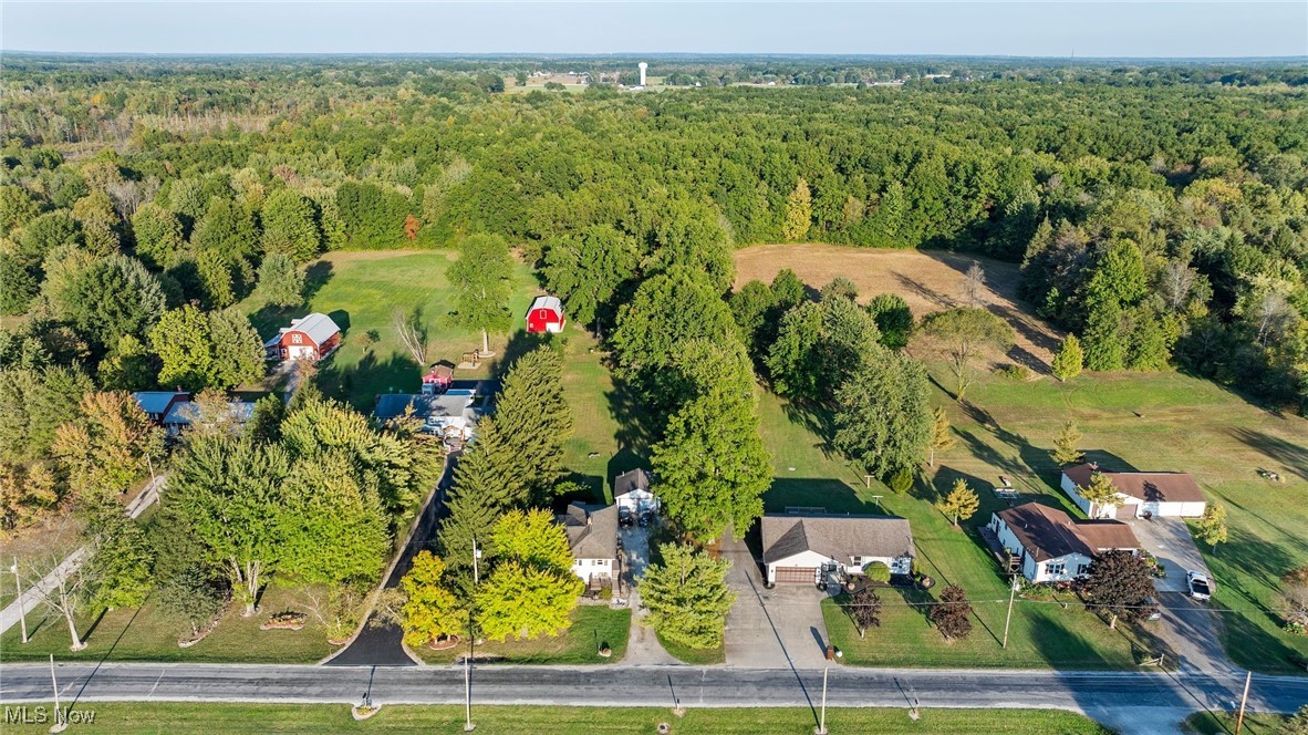 6206 Downs Road NW Warren OH 44481