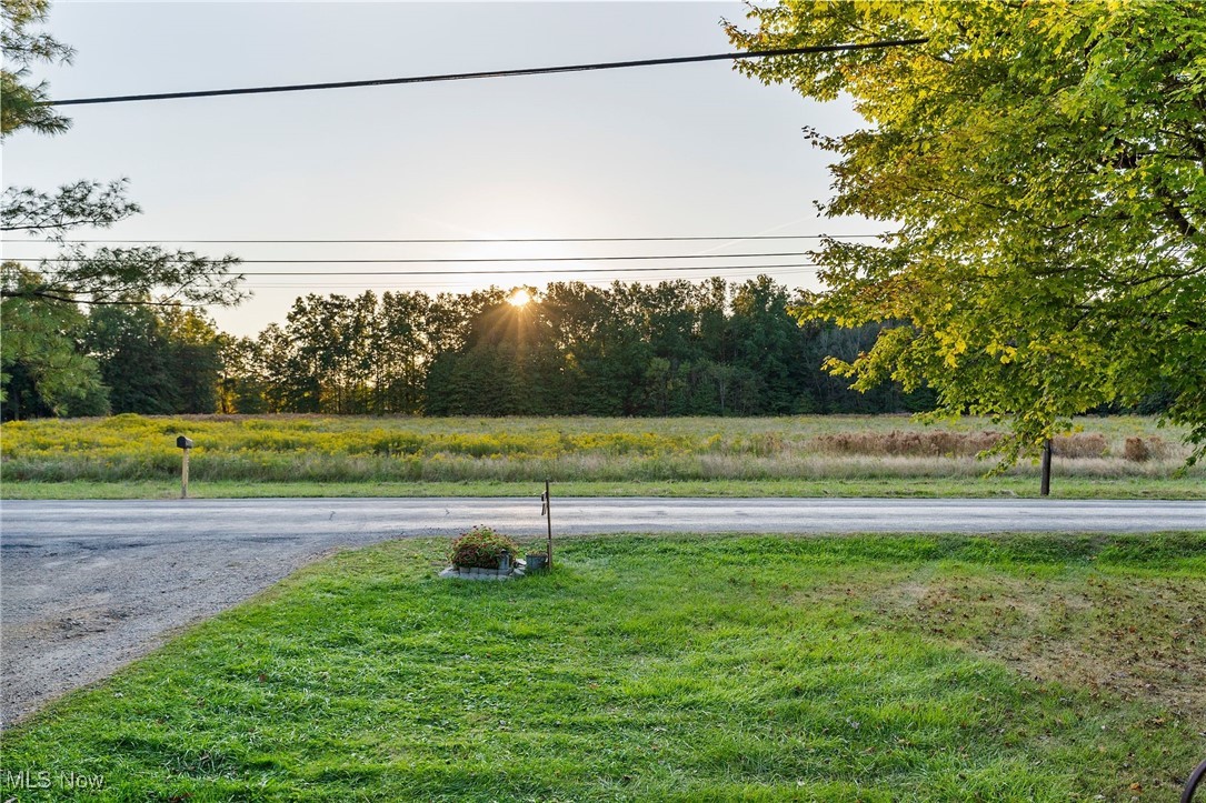 6206 Downs Road NW Warren OH 44481