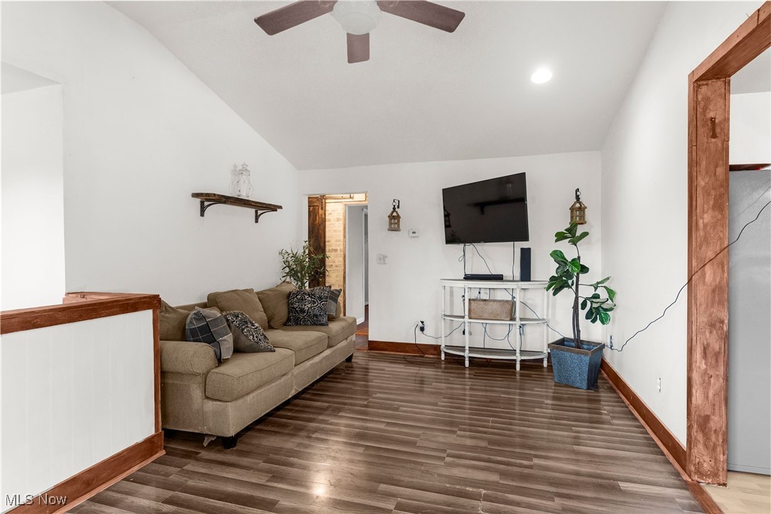 6206 Downs Road NW Warren OH 44481