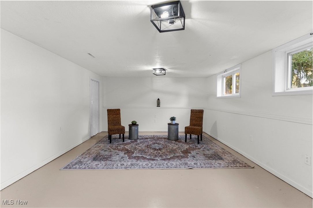 6206 Downs Road NW Warren OH 44481