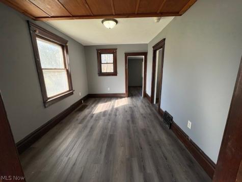 566 Sumner Street Akron OH 44311