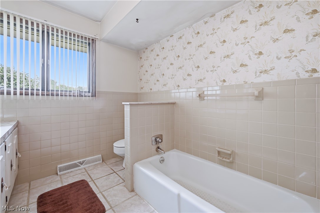 7166 Wildwood Drive Brookfield OH 44403