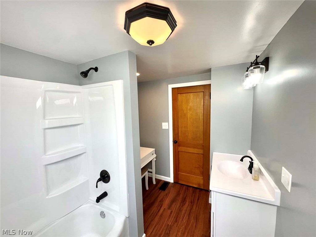 528 Maple Street SW Sugarcreek OH 44681