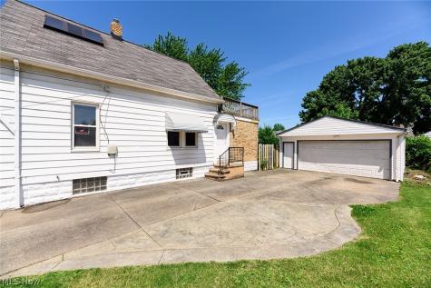 6602 Flowerdale Avenue Cleveland OH 44144