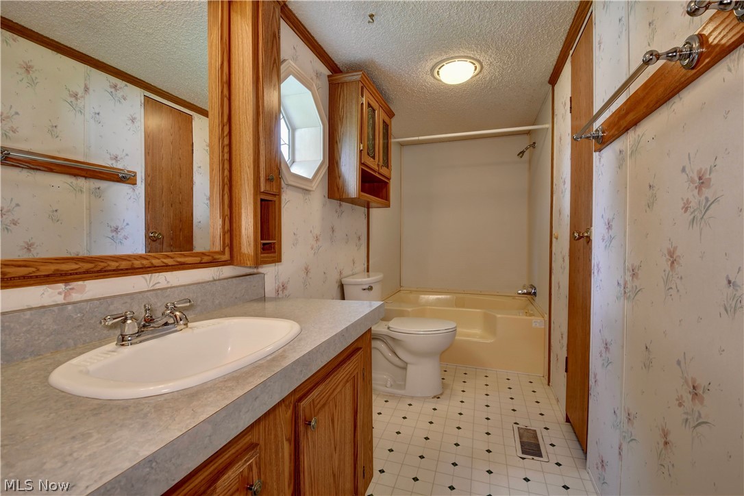 5338 Angela Drive NW Beach City OH 44608