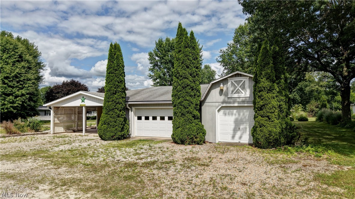 5338 Angela Drive NW Beach City OH 44608