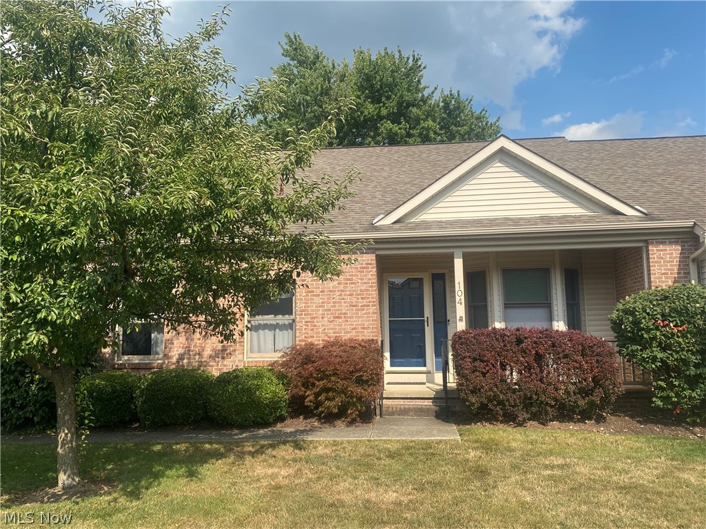 104 Waters Edge Drive Elyria OH 44035