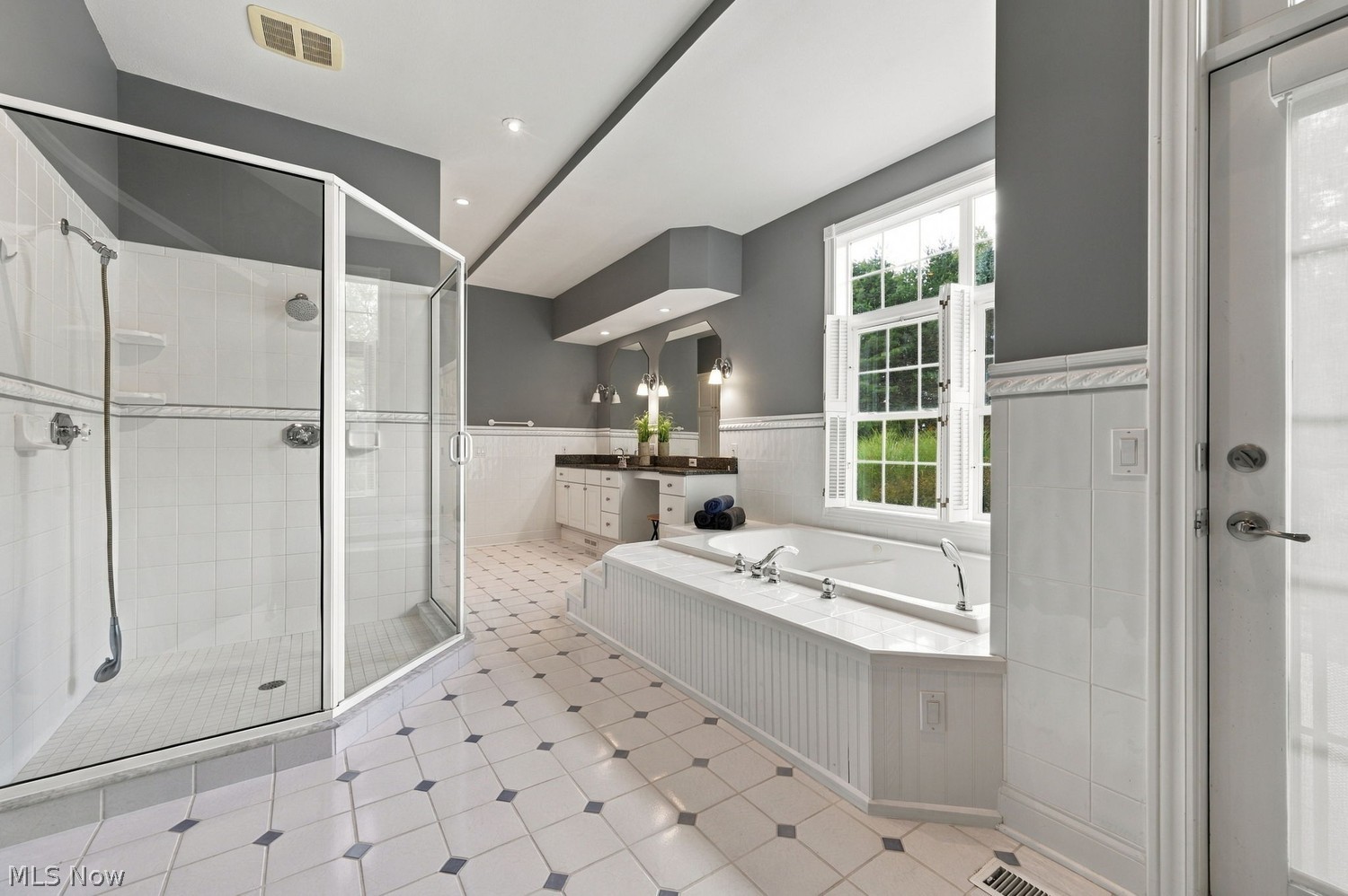 7596 N Vinemont Court Hudson OH 44236