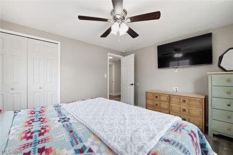 1253 Golden Gate Boulevard Mayfield Heights OH 44124