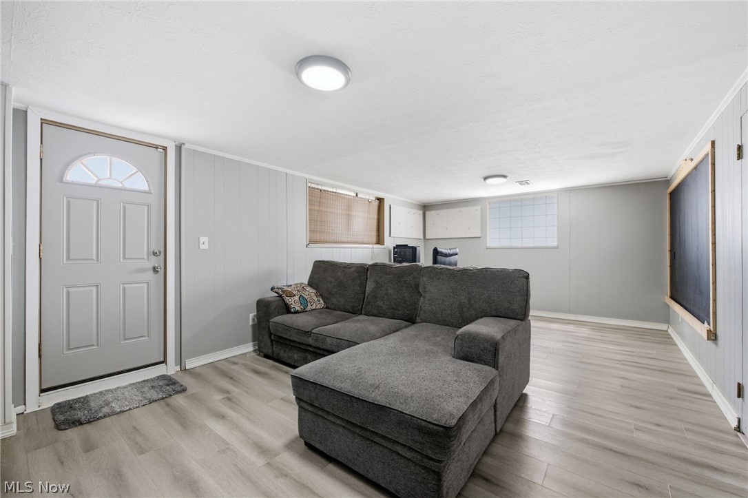 1253 Golden Gate Boulevard Mayfield Heights OH 44124