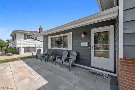 1253 Golden Gate Boulevard Mayfield Heights OH 44124