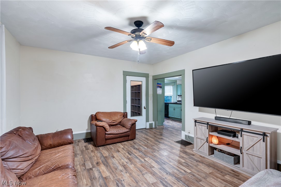 334 N Main Street Columbiana OH 44408