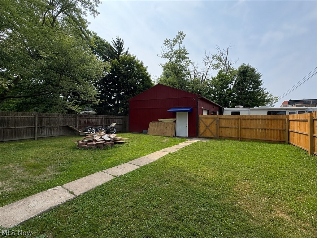 1351 Mazda Street NE Warren OH 44483