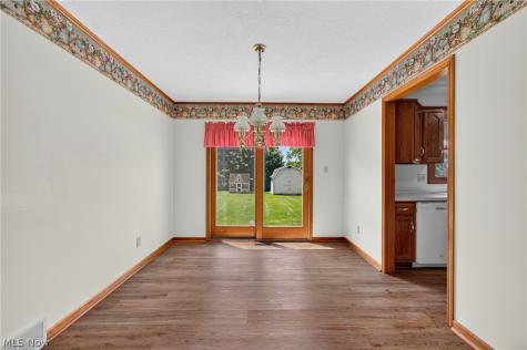 5732 Perry Hills Drive SW Canton OH 44706