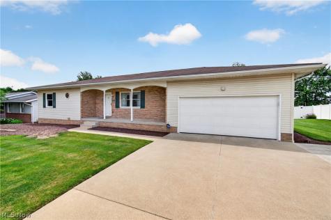5732 Perry Hills Drive SW Canton OH 44706